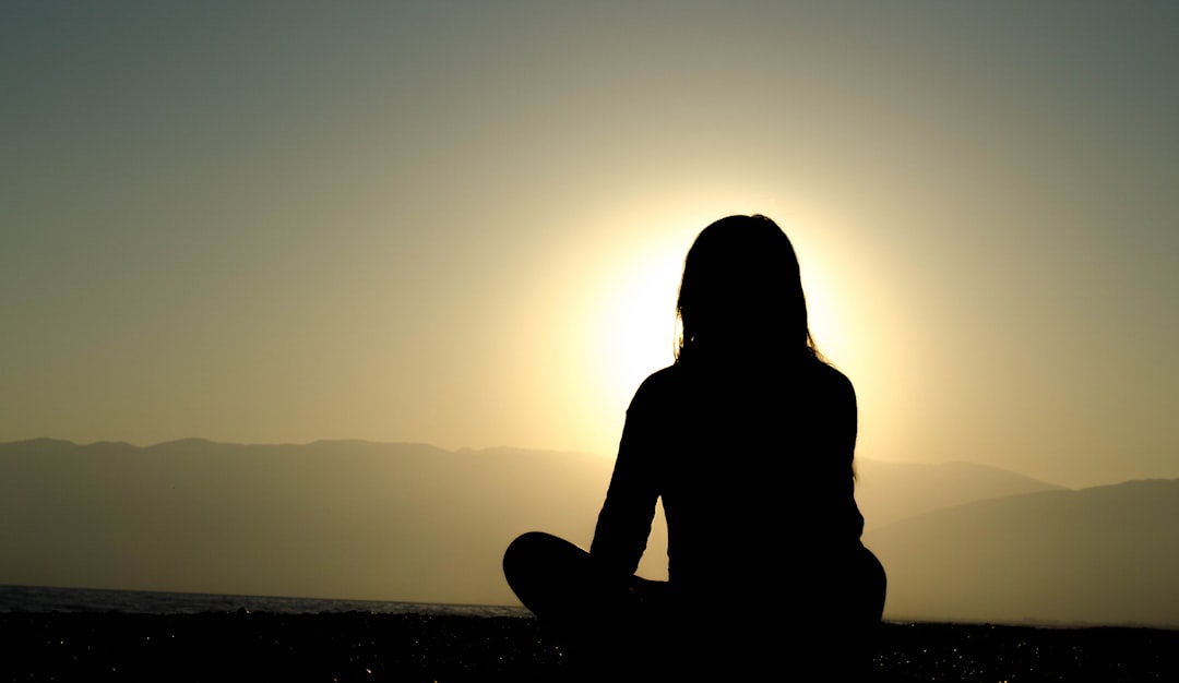 Scopri come la Meditazione in Realtà Virtuale Trasforma il Benessere Personale