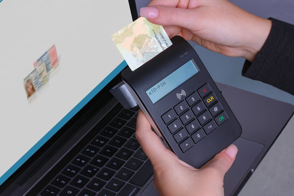 Lettore di smart card per l'accesso ai dati protetti della PA tramite lo sportello unico nazionale AgID, autenticazione digitale sicura.