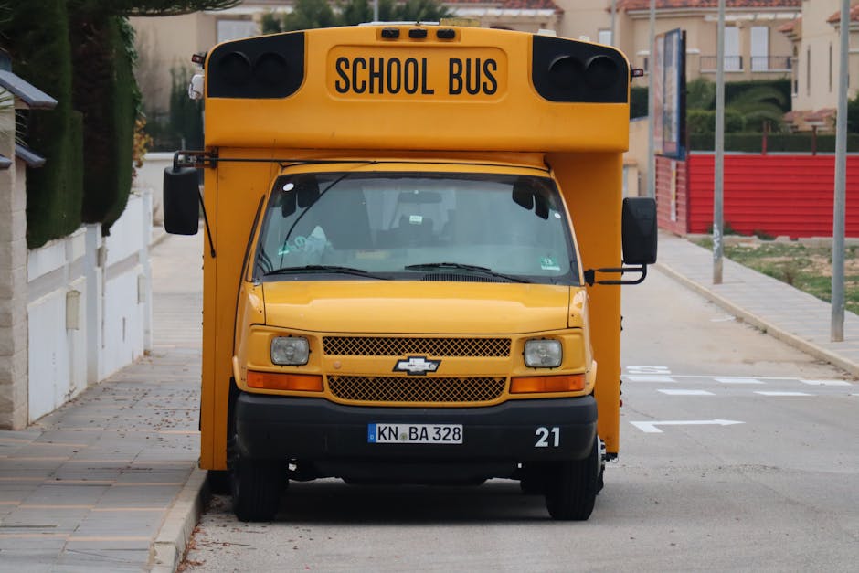 Scuolabus si ribalta a Mazara del Vallo: feriti alunni e insegnanti durante l’uscita