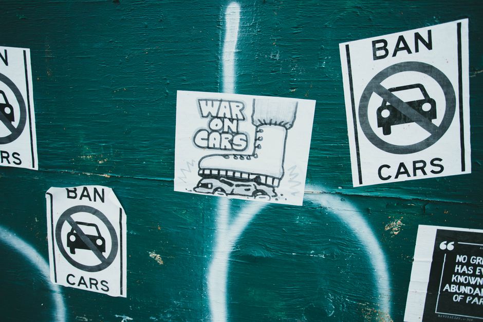 Il fallimento del divieto social in Australia: perché il 70% degli adolescenti elude i controlli tecnologici