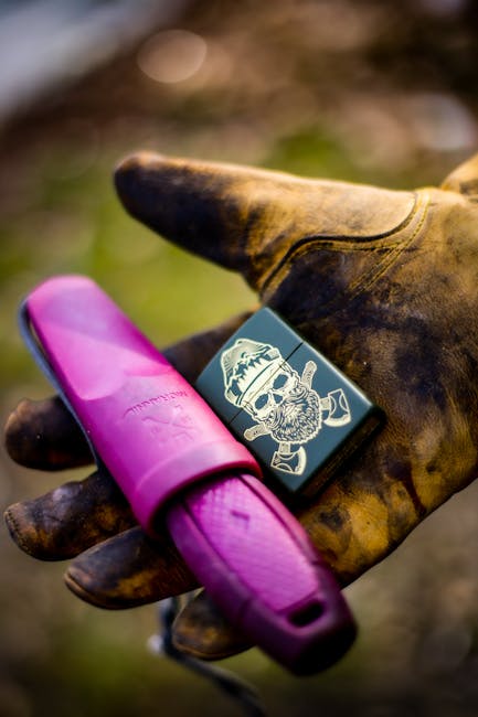 Guanto da lavoro con coltello Morakniv e accendino Zippo decorato, strumenti utili per misurazioni precise del cerchio