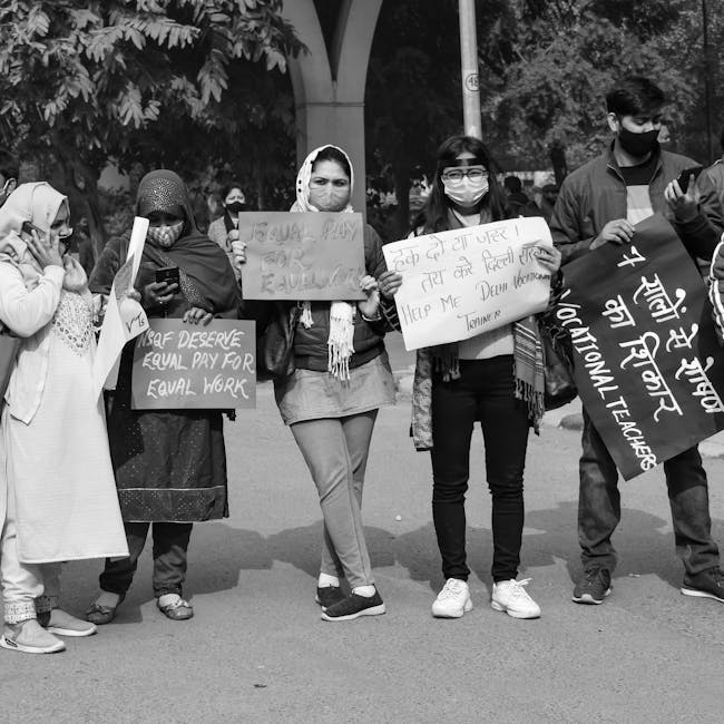 Studenti in protesta per pari opportunità e retribuzione equa, solidarietà e voce unita ad Agrigento contro le sanzioni.