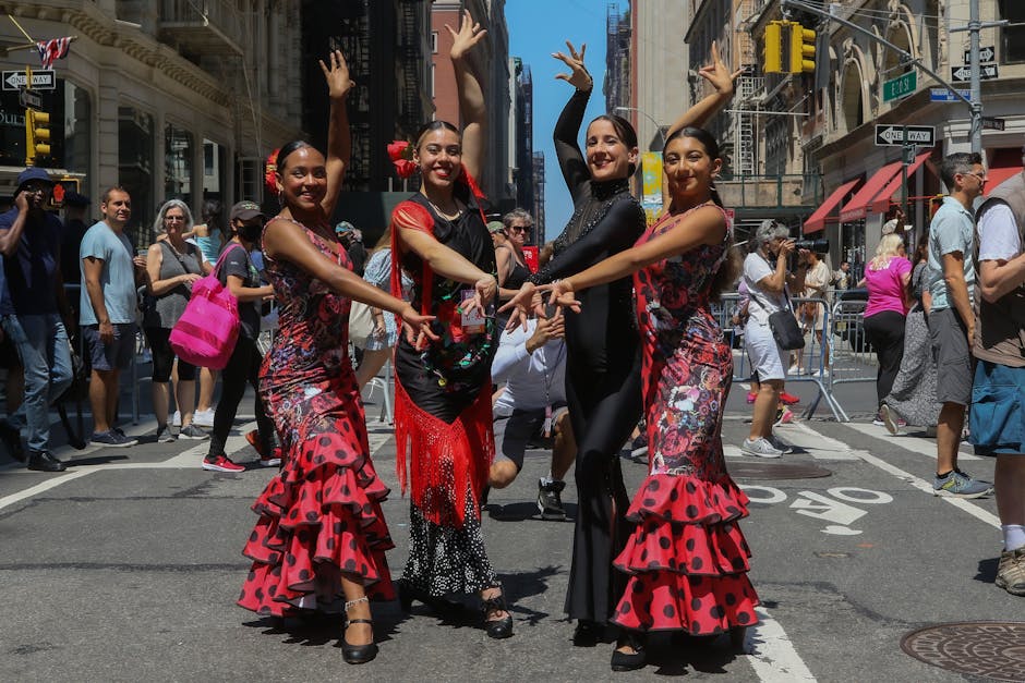 Ballerine di flamenco in strada a New York, evento culturale scientifico con danza e arte per la comunità locale.