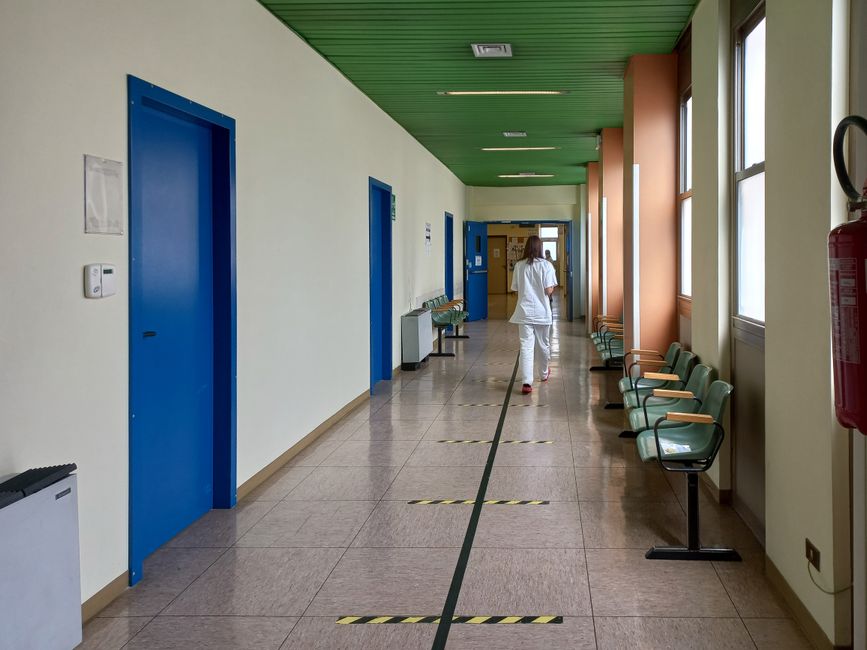 Abilitazione neoassunti entro dicembre: il blocco normativo per l'anno di prova e le conseguenze per i docenti PNRR
