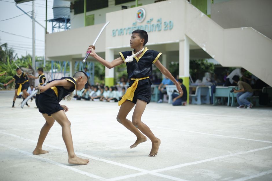 Tragedia alla Debsirin Nonthaburi School: l'attacco di un minore e la crisi della sicurezza scolastica in Thailandia