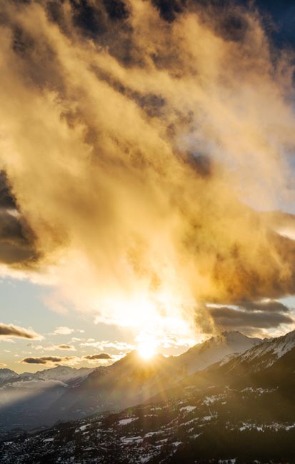 Il caso del rogo di Crans-Montana: le divergenze tra sistemi scolastici italiano e svizzero sulla promozione degli studenti vittime