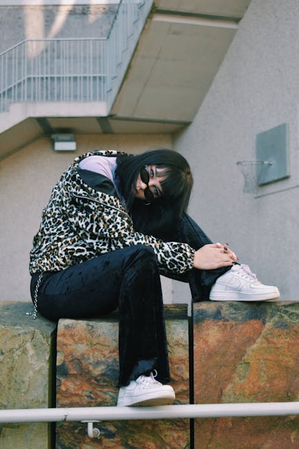 Regno Unito valuta il divieto dei social media per i minori di 16 anni: il governo esamina il modello australiano dopo anni di resistenza — approfondimento e guida