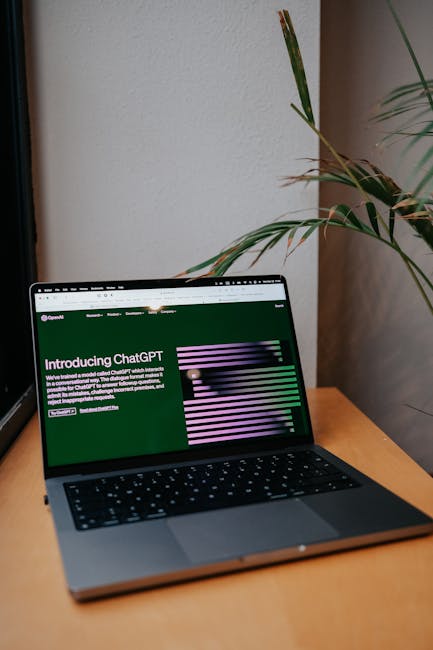 Laptop che mostra ChatGPT, simbolo dell'integrazione dell'AI in WiseTech Global e del ridimensionamento della forza lavoro.