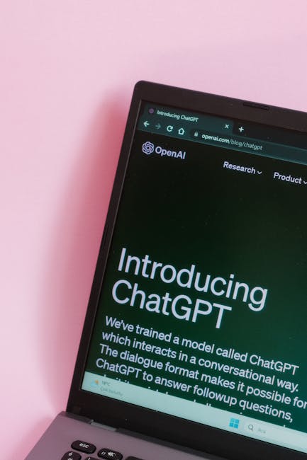 Schermata di un laptop che mostra la pagina di introduzione a ChatGPT di OpenAI, rilevanza per l'educazione e i suoi potenziali rischi