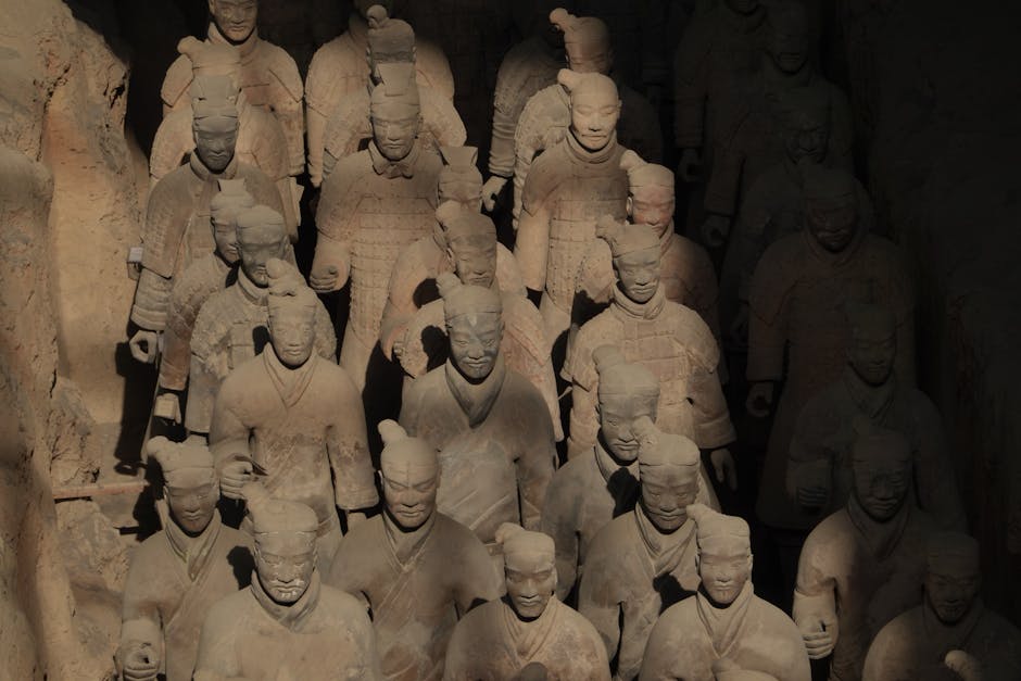 Esercito di terracotta di Xi'an, Cina: guerrieri e cavalli in argilla dell'antica dinastia Qin, patrimonio culturale cinese.