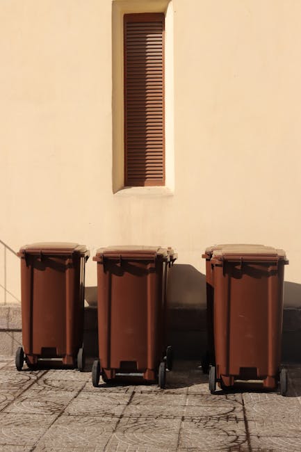 Cassonetti marroni per rifiuti urbani in Calabria, Sardegna e Sicilia, comuni colpiti dal Ciclone Harry e proroga bollette Arera.