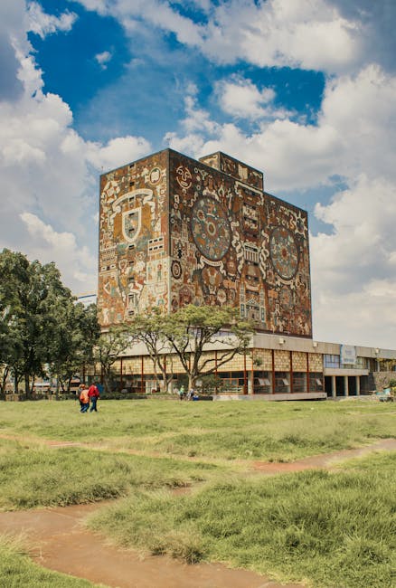 Biblioteca Centrale dell'UNAM a Città del Messico, esempio di istruzione di qualità e patrimonio culturale mondiale UNESCO, rilevanza per Agenda 2030.