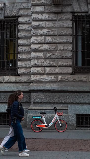 Milano e l'innovazione didattica: il progetto "Scuola in tram" per l'educazione finanziaria e la sostenibilità