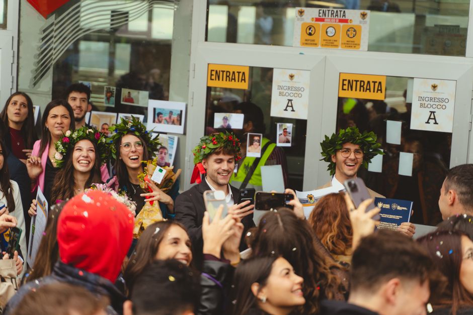Bocciatura per studenti con DSA: il TAR conferma che il mancato raggiungimento degli obiettivi prevale sulle carenze formali del PDP