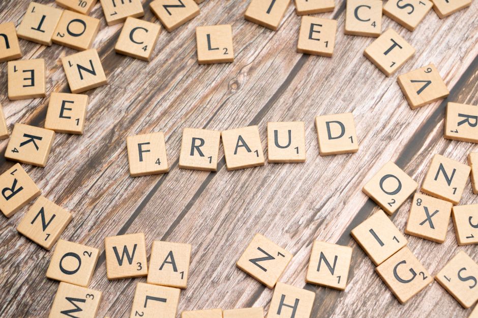 Corruzione negli appalti e il rapporto ANAC: i funzionari pubblici nel mirino e la "quasi immunità" della scuola