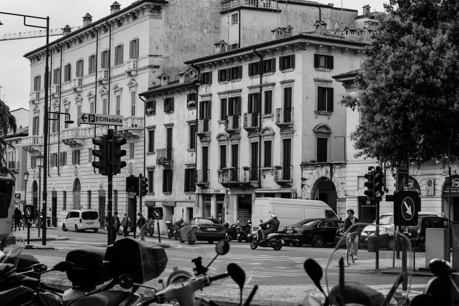 Studentessa trattenuta a Roma: interrogazione parlamentare sui diritti civili nelle manifestazioni giovanili.