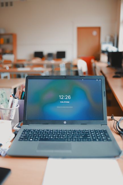 Digitalizzazione delle sostituzioni docenti: gestione presenze e votazioni nei collegi