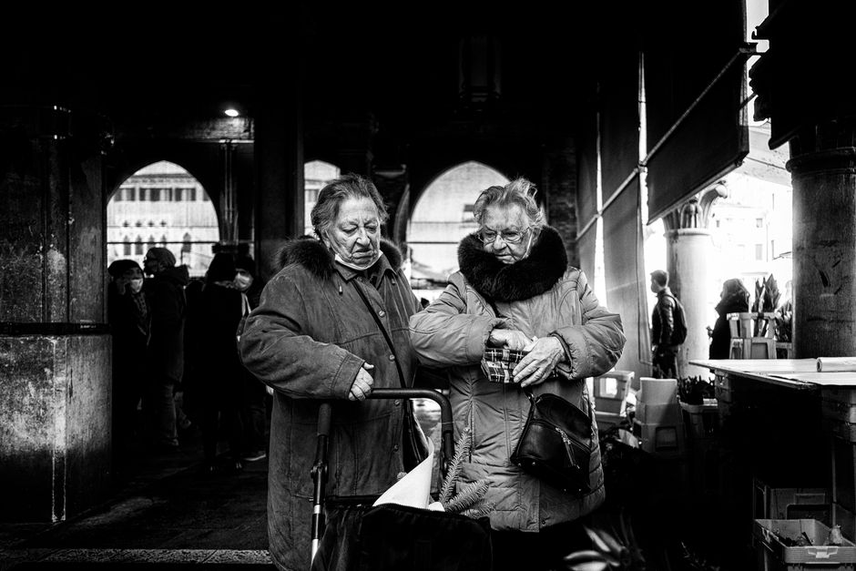 Pensioni in Italia: il divario di genere e l'innalzamento dell'età media nel 2026