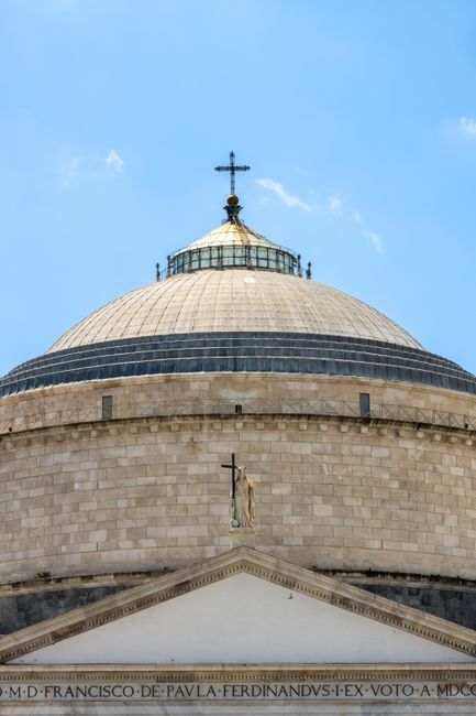 Festa nazionale di San Francesco d’Assisi: nuovi obblighi di imbandieramento per le scuole