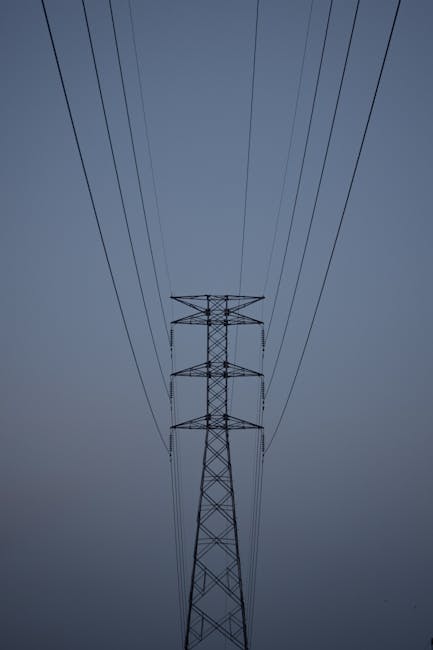 Traliccio elettrico che simboleggia il controllo e la supervisione delle Autorità di Vigilanza nel settore energetico.