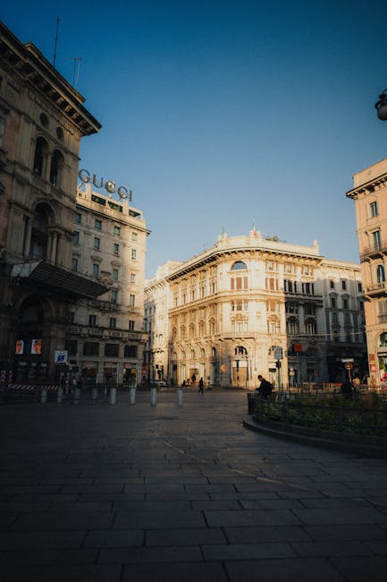 Esterno di un edificio a Milano, possibile sede di Equinix, durante la visita della V Commissione Regionale Lombardia