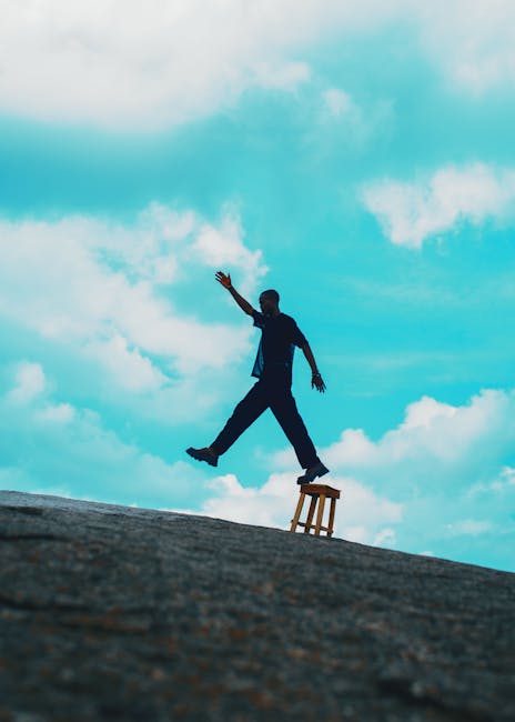 La Spezia: sedia lanciata da finestra colpisce studentessa, autore definisce l’atto come “bravata” ma rischia sanzioni