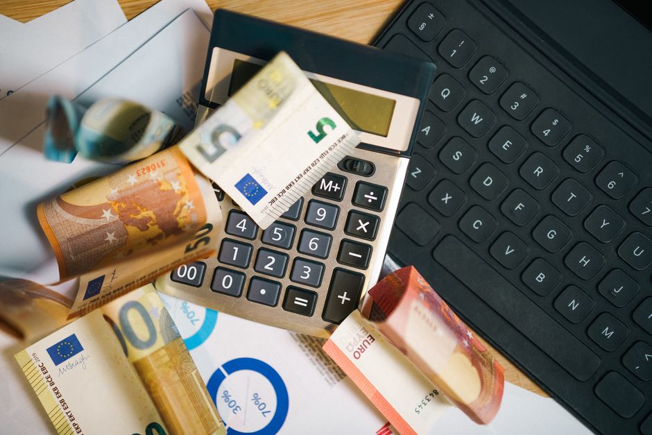 Rinnovo contratti PA 2025-2027: 30 miliardi di euro e il piano per il ricambio generazionale