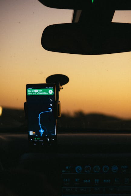 Navigatore GPS su auto con indicazioni stradali verso Yosemite, focus su futuro del GPS 2026 e aggiornamenti tecnologici
