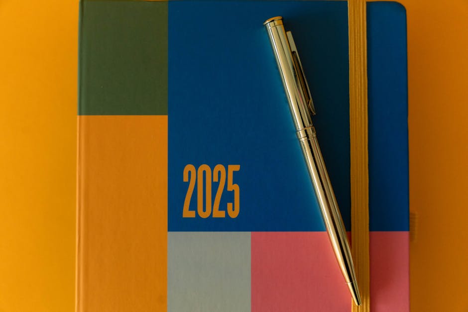 Agenda 2025-2026: validità anno scolastico corsi Indire Anno scolastico 2025-2026: agenda colorata con penna, validità corsi Indire per accesso al percorso formativo e aggiornamento docenti.