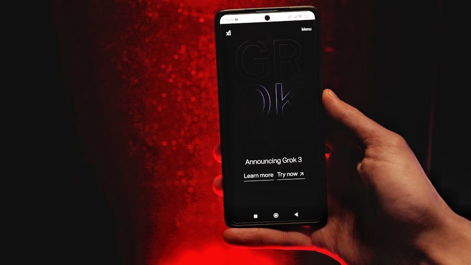 Grok 3 su smartphone, intelligenza artificiale e regolamentazione discussa da Sam Altman a Nuova Delhi, focus sull'innovazione e governance
