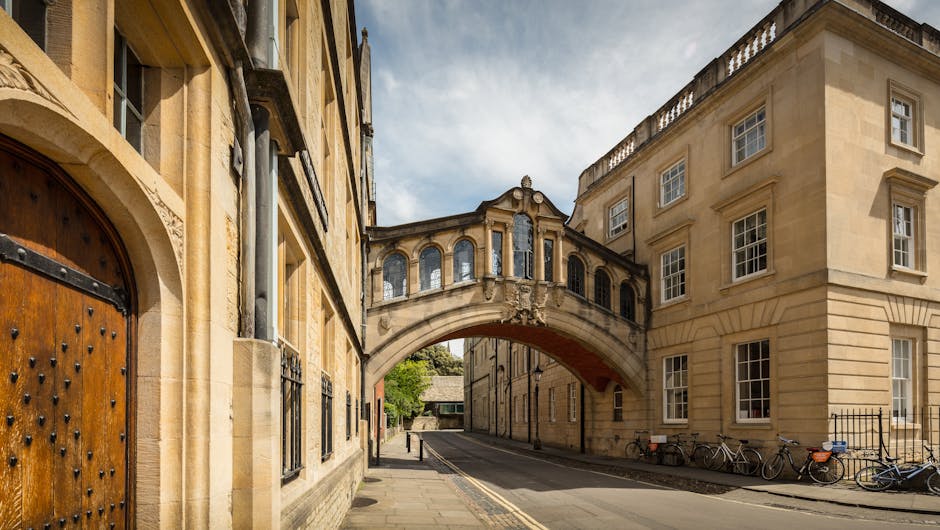 Ponte dei Sospiri a Oxford, esempio di architettura storica per l'internazionalizzazione scolastica in Abruzzo con Erasmus+