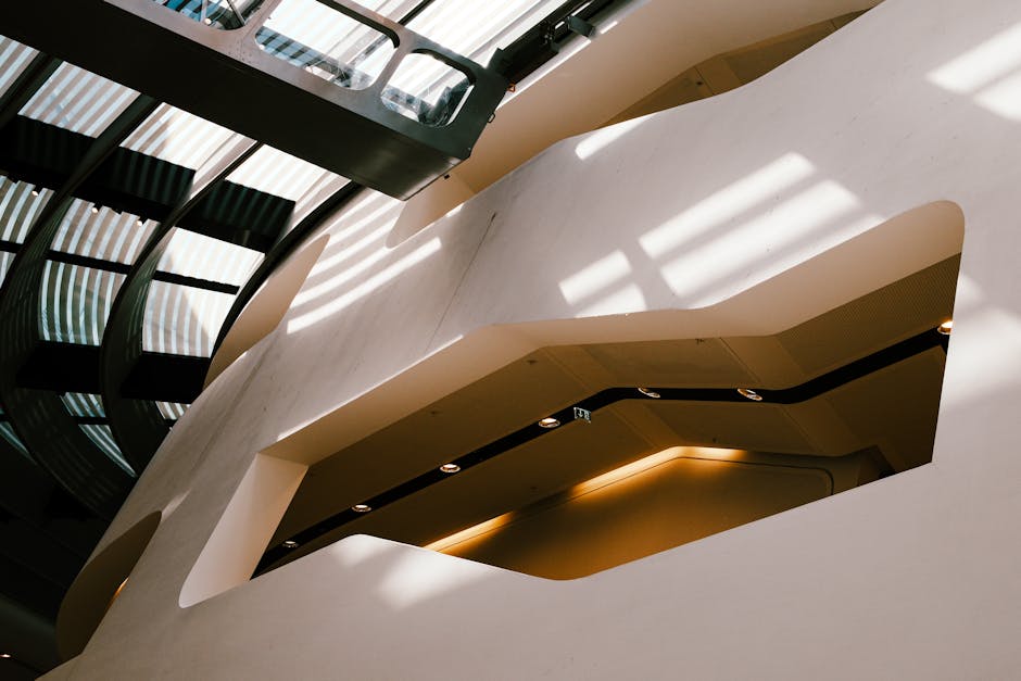 Geometria Differenziale: Un Approccio Unico all'Analisi delle Curve e Superfici