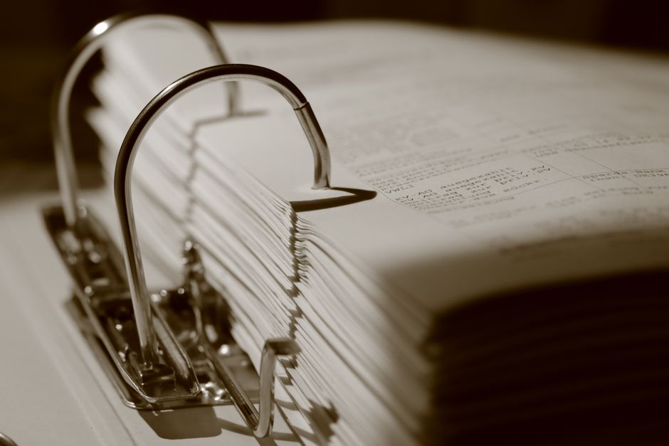 Manuale di gestione documentale e Intelligenza Artificiale: nuovi obblighi e scadenze per DS, DSGA e ATA
