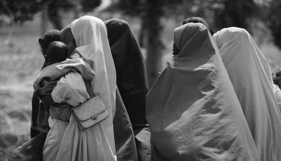 Burqa e niqab a scuola: il governo Meloni prepara il divieto nazionale per uniformare la disciplina