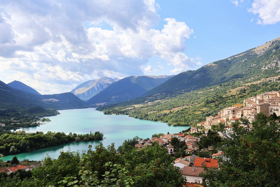 Voucher vacanze studio Abruzzo 2027: guida completa ai bonus fino a 4.000 euro per le scuole medie