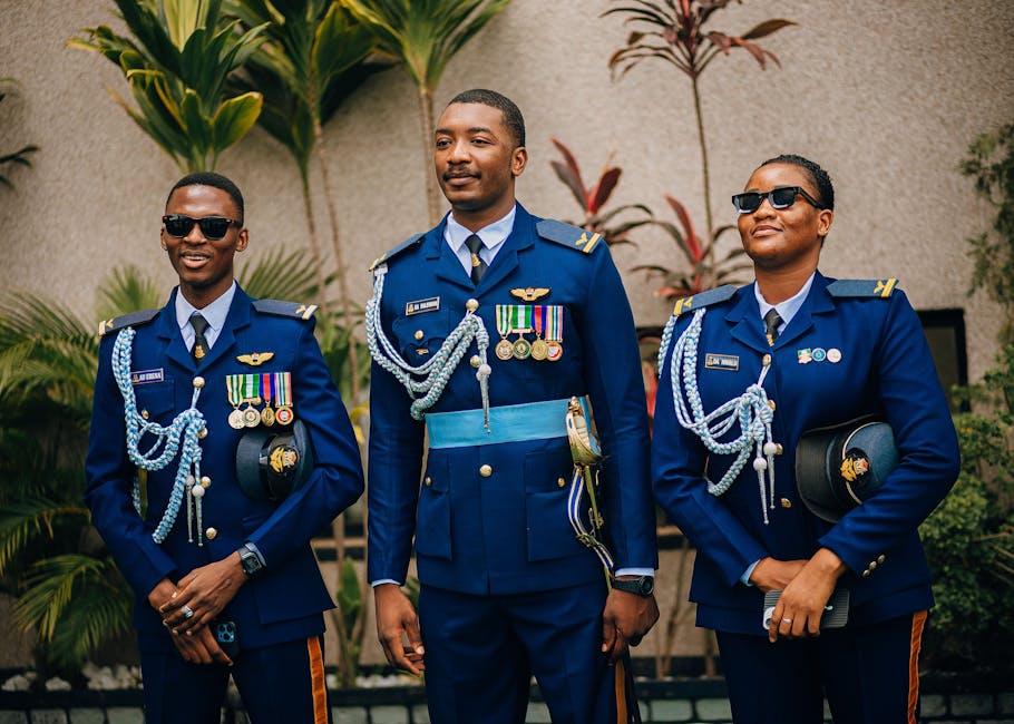 Personale militare in uniforme con decorazioni, possibile riferimento al lodevole servizio per graduatorie ATA 24 mesi 2026/27