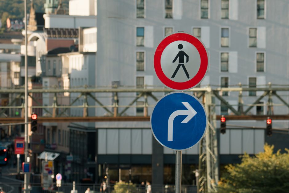 Nuove norme sulla sicurezza urbana: la Polizia Locale potrà fermare i minorenni per contrastare baby gang e movida