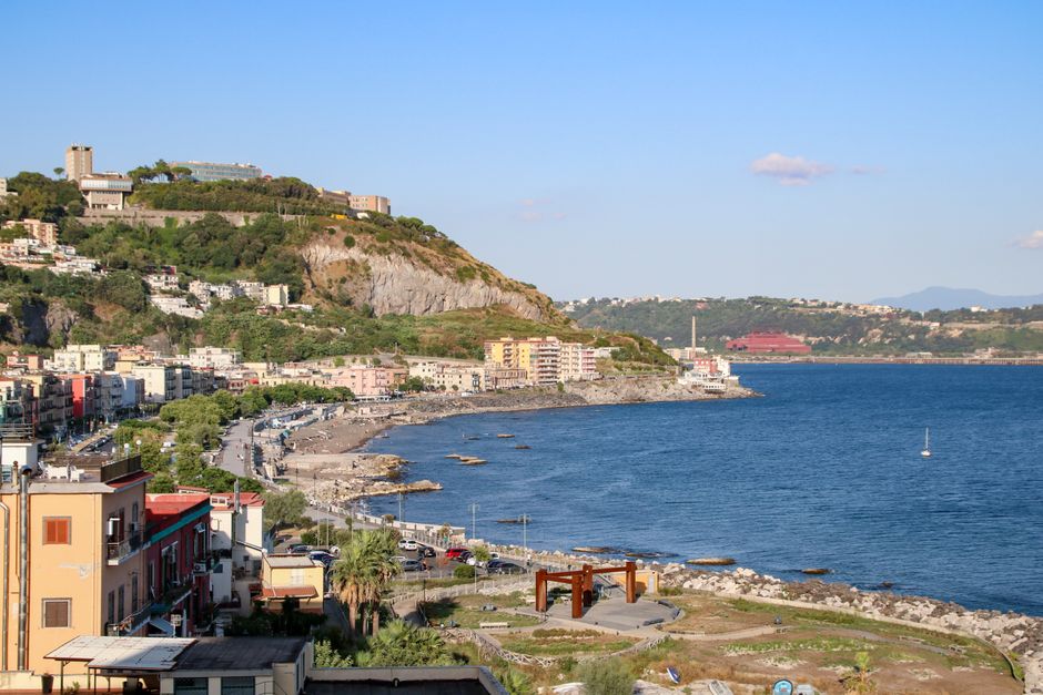 Emergenza sismica a Pozzuoli: il piano di riapertura delle scuole e il bilancio degli sfollati