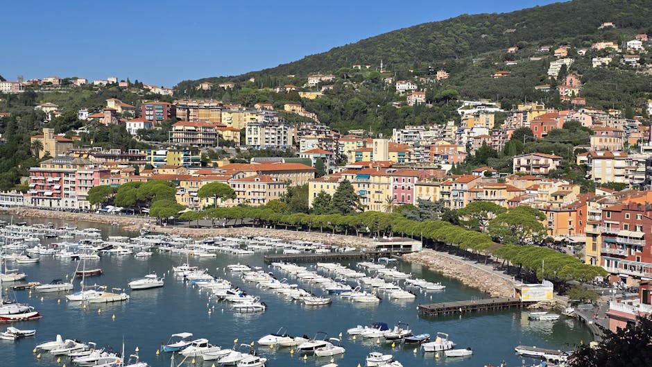 La Spezia, vista panoramica del porto e della città: contesto del caso Zouhair Atif e attacchi online alla fidanzata.