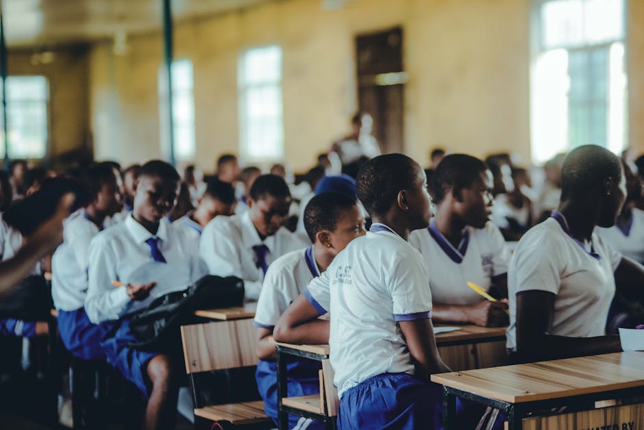 Studenti in aula: metafora della crisi scolastica italiana e del precariato degli insegnanti con oltre 250mila supplenze annuali