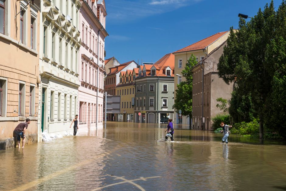 Emergenza climatica nelle scuole europee: il collasso termico delle aule e la crisi dell'edilizia scolastica
