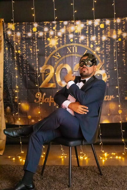 Marco Vulcano FLCGIL, analisi aggiornamento GPS 2026, fine epoca saltati dall'algoritmo, uomo in maschera e abito elegante sullo sfondo 2026.