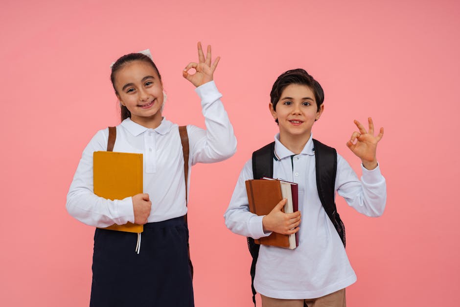 Zaini rubati a Roma: le maestre regalano i libri di testo ai due bambini