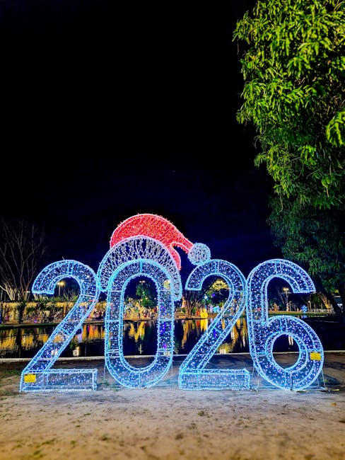 Illustrazione luminosa '2026' con cappello di Babbo Natale rosso, riferimento ai bandi ATA 24 mesi previsti per la primavera 2026