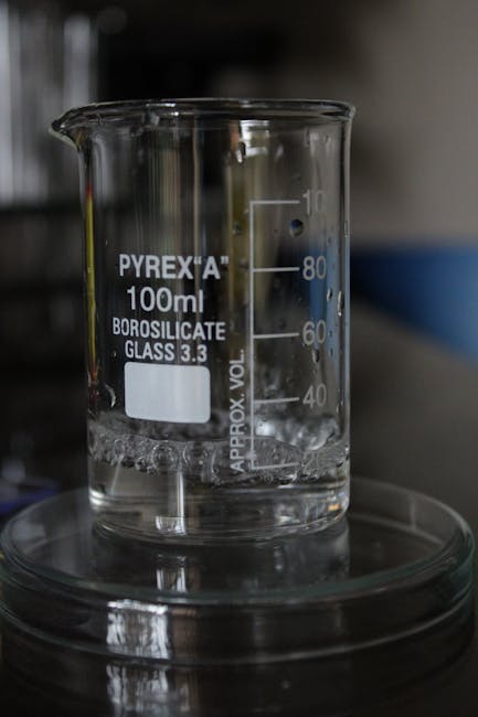 Beuta Pyrex con liquido: metafora per test AI e chatbot WhatsApp a pagamento dopo AGCM, Italia laboratorio AI