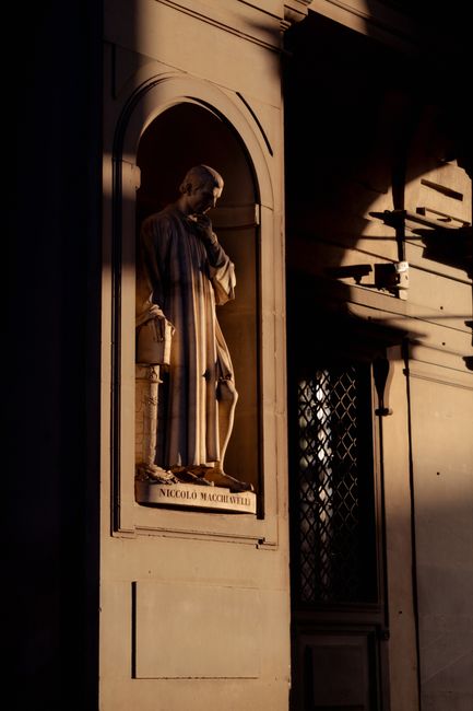 Incendio al Liceo Machiavelli di Firenze: sospesi gli esami di Stato e dichiarata l'inagibilità di Palazzo Rinuccini