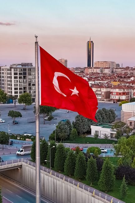 Sicurezza scolastica in Turchia: l'allarme dopo l'intrusione armata in una scuola di Tusba