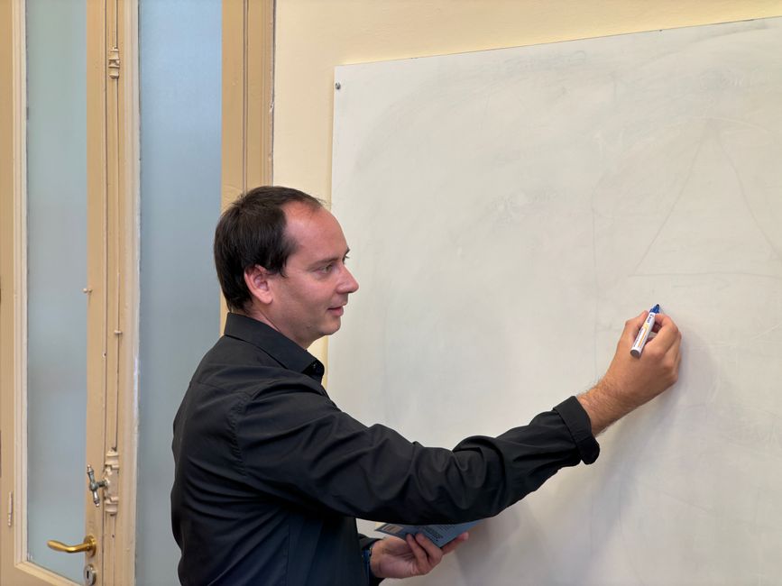 Formazione docenti sulle dipendenze: il nuovo percorso INDIRE per la prevenzione del disagio giovanile