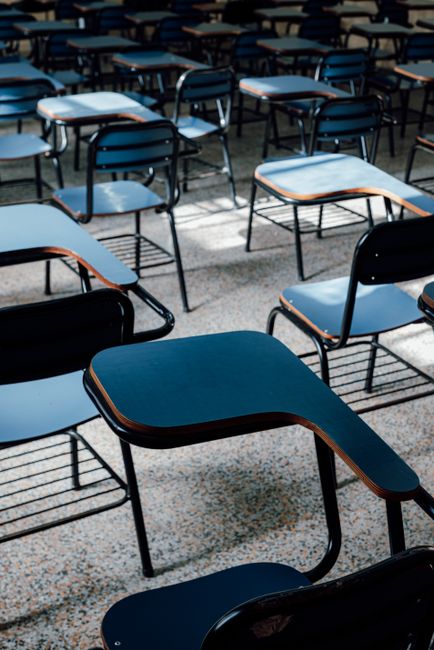 Caldo nelle aule e crisi infrastrutturale: il dibattito sul rinvio dell'inizio delle lezioni al 1° ottobre