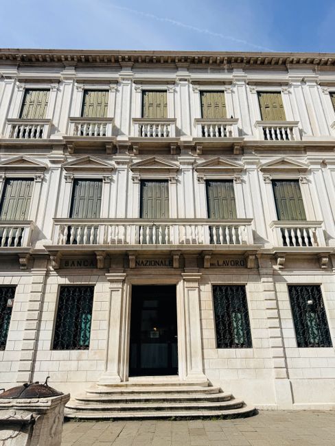 Riforme per la scuola e il lavoro: il piano del Governo per contrastare la fuga dei cervelli e stabilizzare il sistema educativo